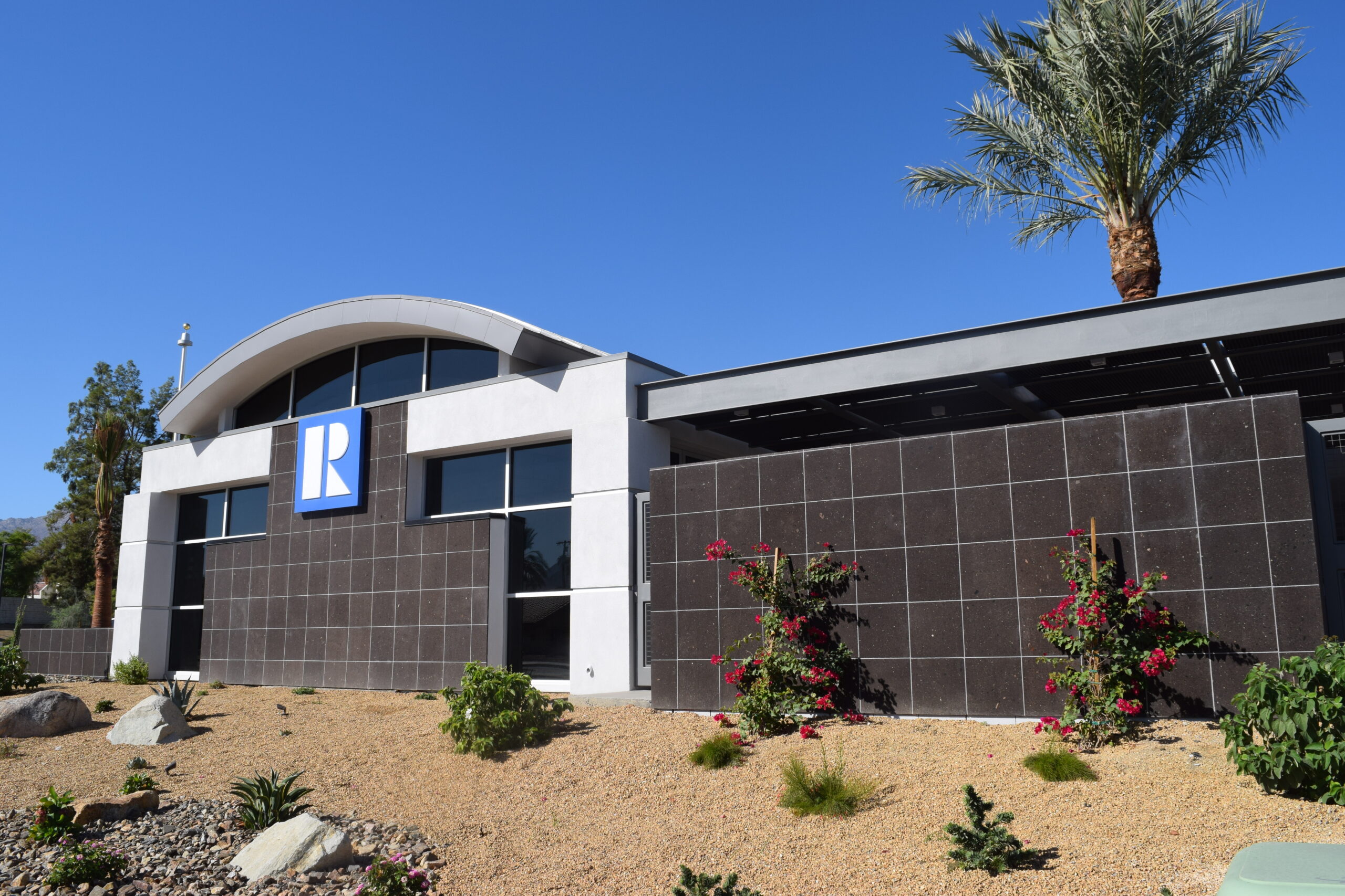 Picture of a building in Palm Desert